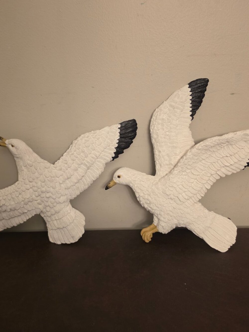 Set of 2 vintage seagull wall art plaques for any room nautical theme.